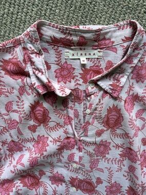 XiRENA Pink Floral Button-Down Shirt